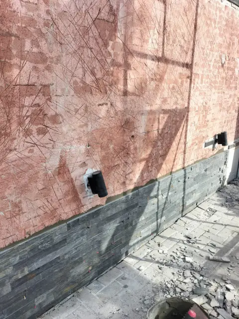 Fachada em xisto numa moradia contemporânea — fotografia 1