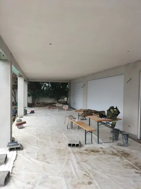 Exterior painting of a villa with a veranda — photograph 20