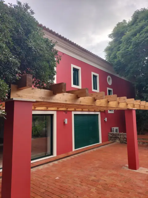 Casa tradicional: pintura, pérgola e ladrilho de Santa Catarina