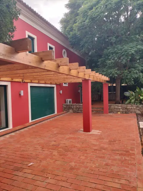 Casa tradicional: pintura, pérgola e ladrilho de Santa Catarina — fotografia 2