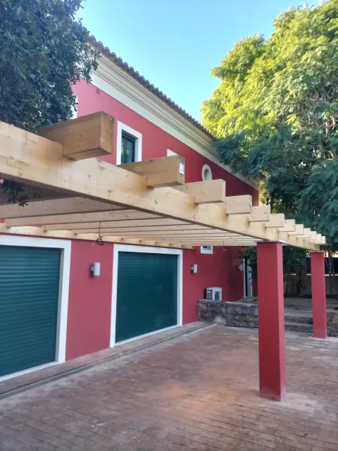 Casa tradicional: pintura, pérgola e ladrilho de Santa Catarina — fotografia 4