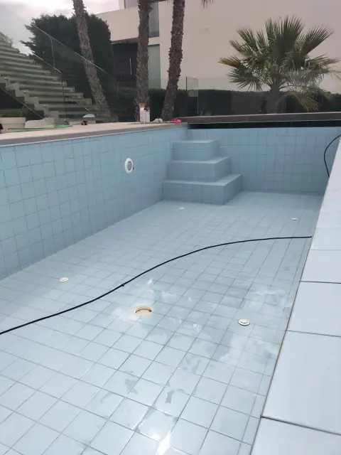 Rejuntamento de piscina com epóxi — fotografia 16