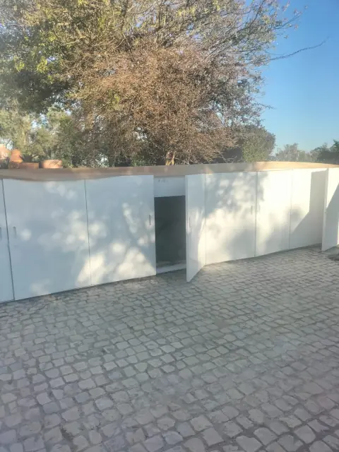 Crack repair and finishing on a contemporary villa — photograph 10