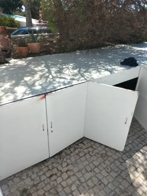 Crack repair and finishing on a contemporary villa — photograph 15