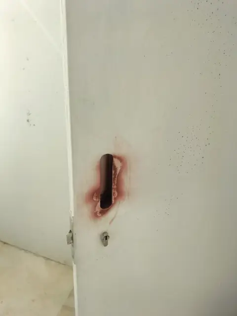 Crack repair and finishing on a contemporary villa — photograph 25